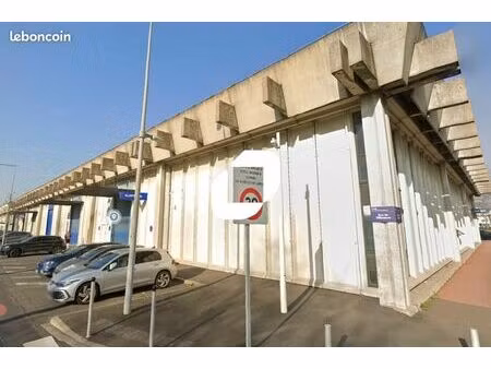 local d'activité 1 278 m²