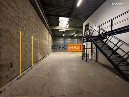 local d'activité 553 m²