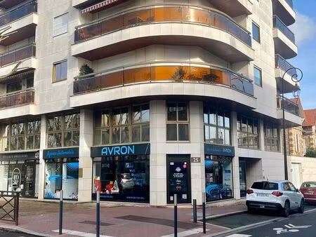 local commercial enghien