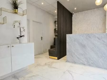 local professionnel refait à neuf 34 m2 et cave 25 m2