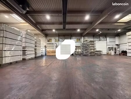 local d'activité 3 800 m²