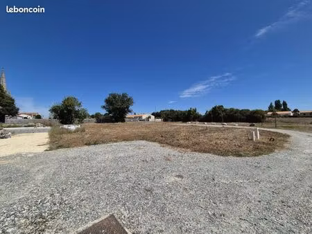 terrain 520 m² moeze