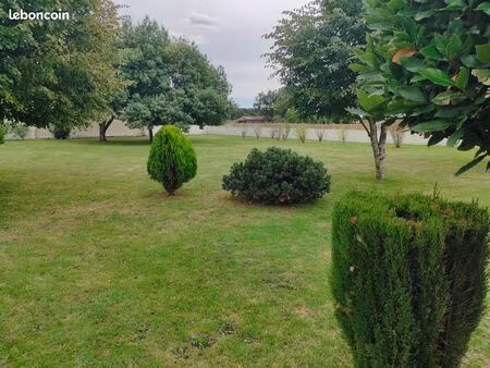 terrain constructible sur thénac 17460