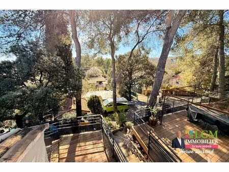 maison de 140 m2 avec studio indépendant et piscine