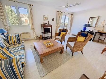 t3 avec terrasse et garage proche commerces et plages