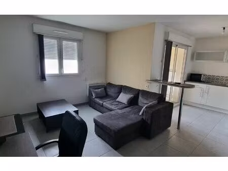 location appartement  m² t-2 à morières-lès-avignon  690 €