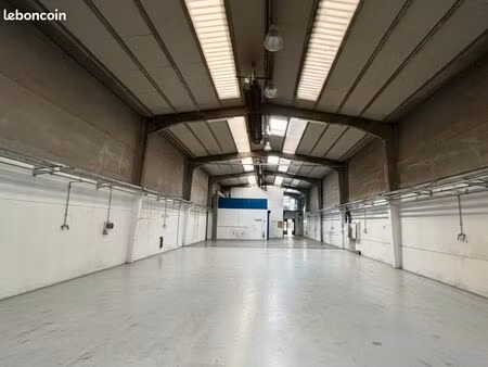 entrepôt à louer 700 m2 à ennery