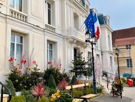 local commercial centre ville