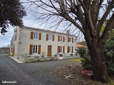 maison 145m2 + 200m2 de dépendance