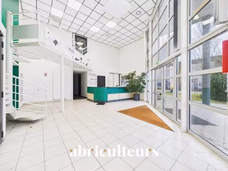 location locaux professionnels 1 pièce 310 m² à gellainville (28630)  4 910 €