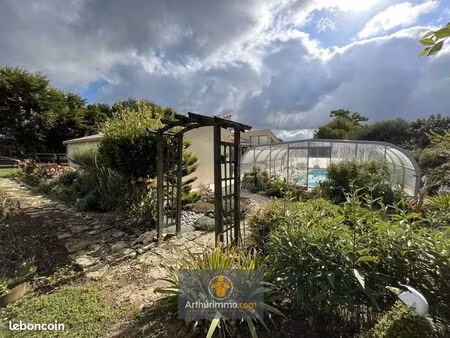 propriété 5 pièces 121 m²