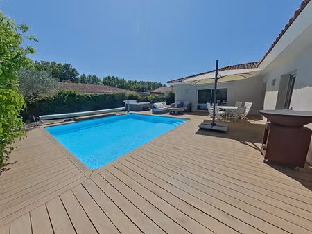 villa saint esteve plain pied 4 faces avec garage et piscine.