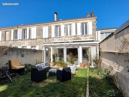 maison 7 pièces 207 m²