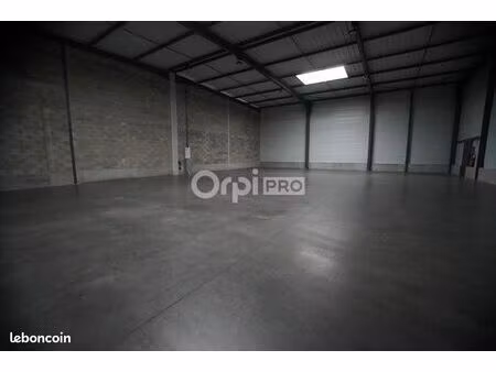 local d'activité 390 m²