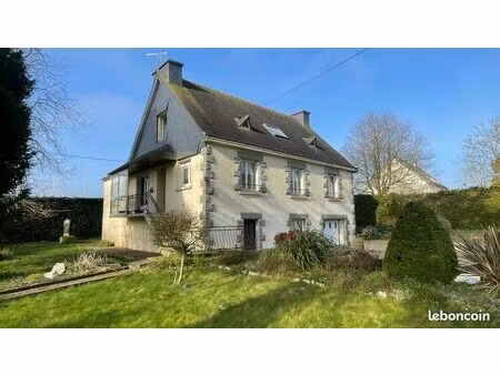 maison 9 pièces 136 m²