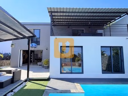 villa 5 pièces 130 m²