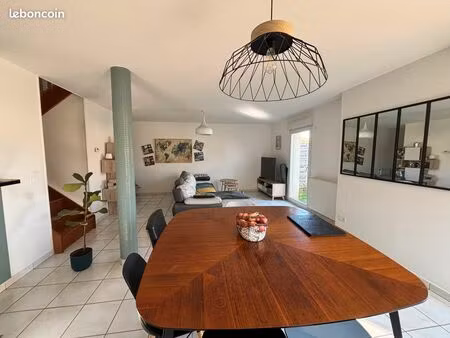 maison mitoyenne avec jardin - pont de l'isère