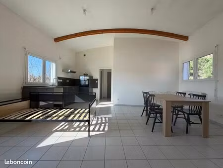 appartement 3 pièces 64 m²