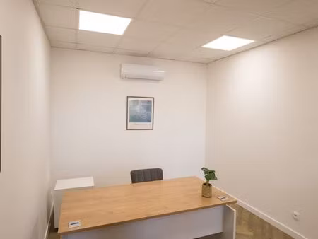 bureau dans espace de coworking