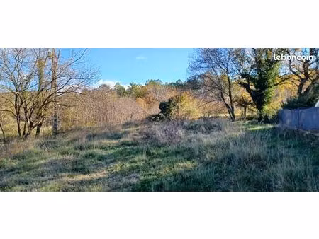 terrain 1 365 m² allan