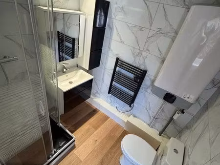 studio rénové-emplacement central-mouthe