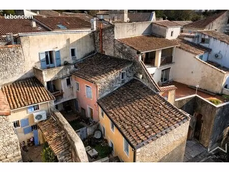 immeuble 16 pièces 251 m²