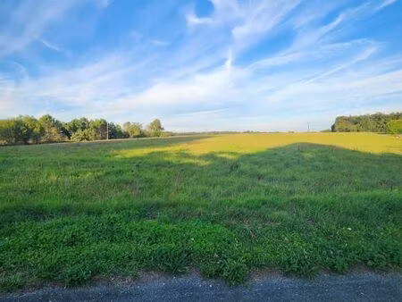 terrain 2 000 m² lacropte