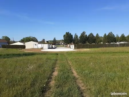 terrain à bâtir - savignac les églises - 1276m2 - plat - plein sud - 24000euros