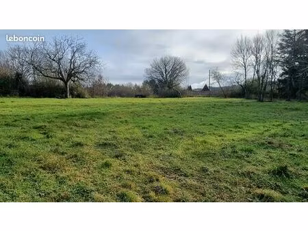 terrain au calme avec permis de construire - 1988 m²