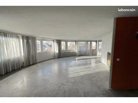 bureaux 280 m² – vue panoramique sur besançon – loggia – stationnement