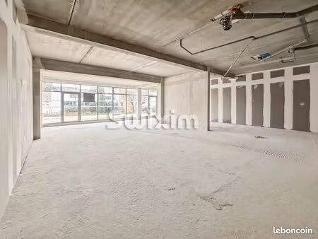 local 112 m² pierrelatte