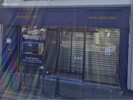 local commercial à louer 130 m²