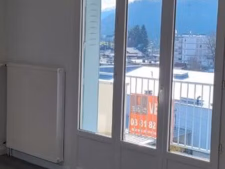 loue f4 ensoleillé cave et garage