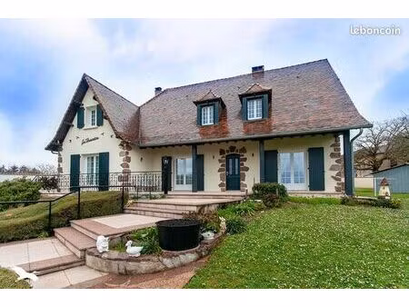 maison 7 pièces 209 m²