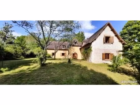 demeure périgourdine de caractère avec grand terrain