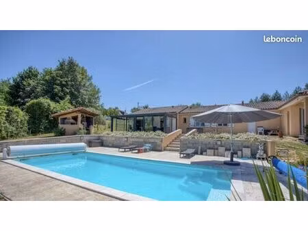 maison 7 pièces 210 m²