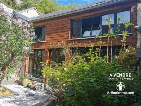 maison de ville 4 pièces 140 m²