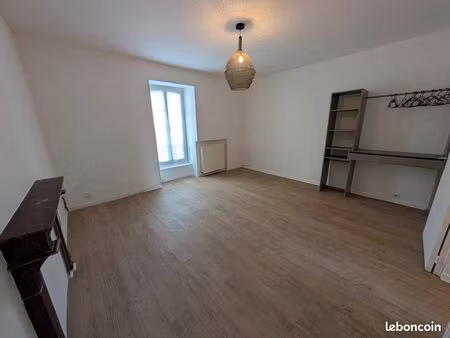 joli t2 44m2 au centre-ville de douarnenez