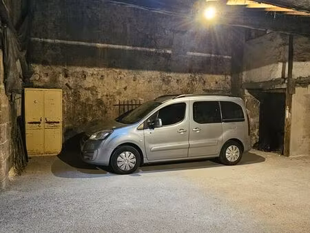 place parking couvert