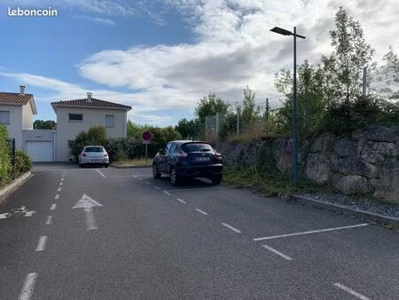 place de parking aérienne