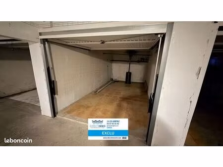 parking/box 15 m² carnon plage