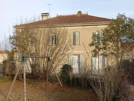 maison 10 pièces 270 m²
