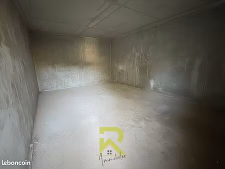 parking/box 26 m² le grau d'agde