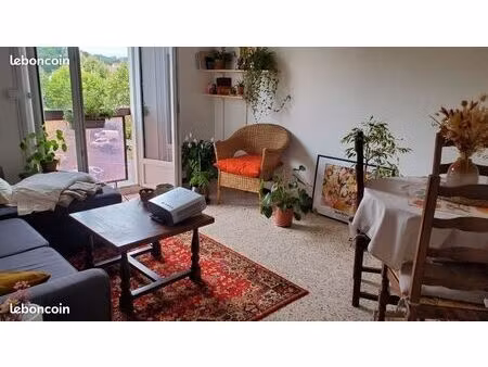 t2 meublé auch haute ville proche commerce  iut  gare bus de ville