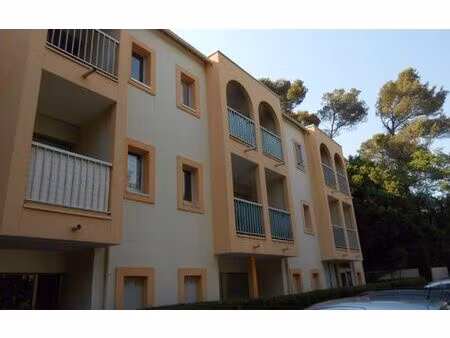 location stationnement  m² t- à nîmes  109 €