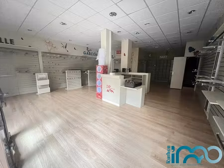 location locaux professionnels 85 m² à rodez (12000)  730 €