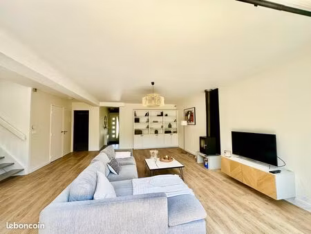 maison meublée de 5 pièces avec terrasse et jardin