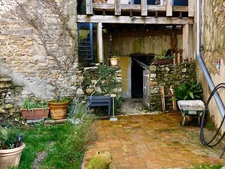 maison de village 177m²  2 appartements  1 studio et jardin