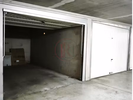 garage fermé.