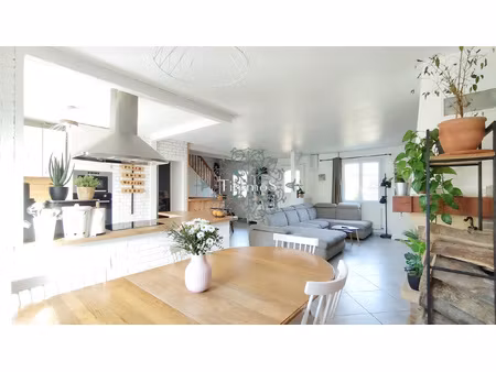 maison 145 m2 avec dépendances de 52 m2 - idéal activité pro